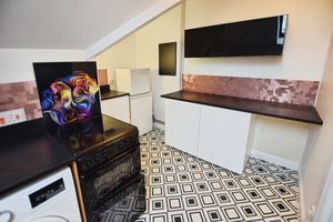 Kitchen- click for photo gallery